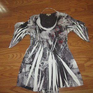 5/$25 One World Sz S black white top